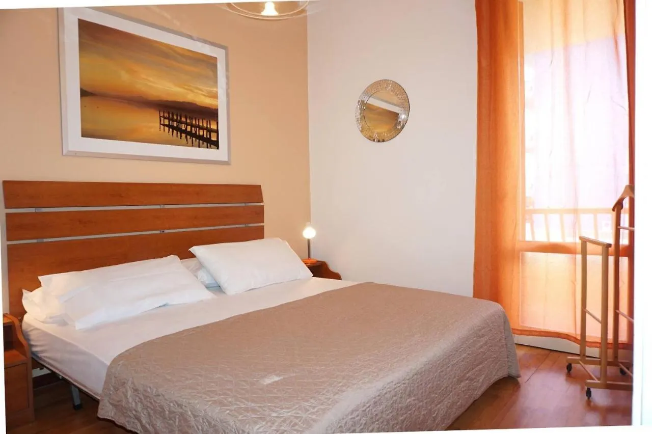 Spacious Villa With Private Garden And Shared Pool 포르토 산타 마게리타 디 카오를레 0*,  이탈리아